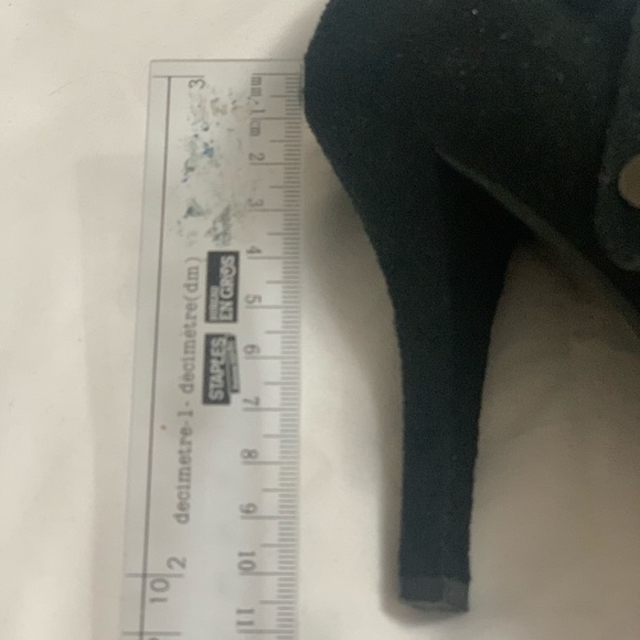 Heels - Picture 6 of 6